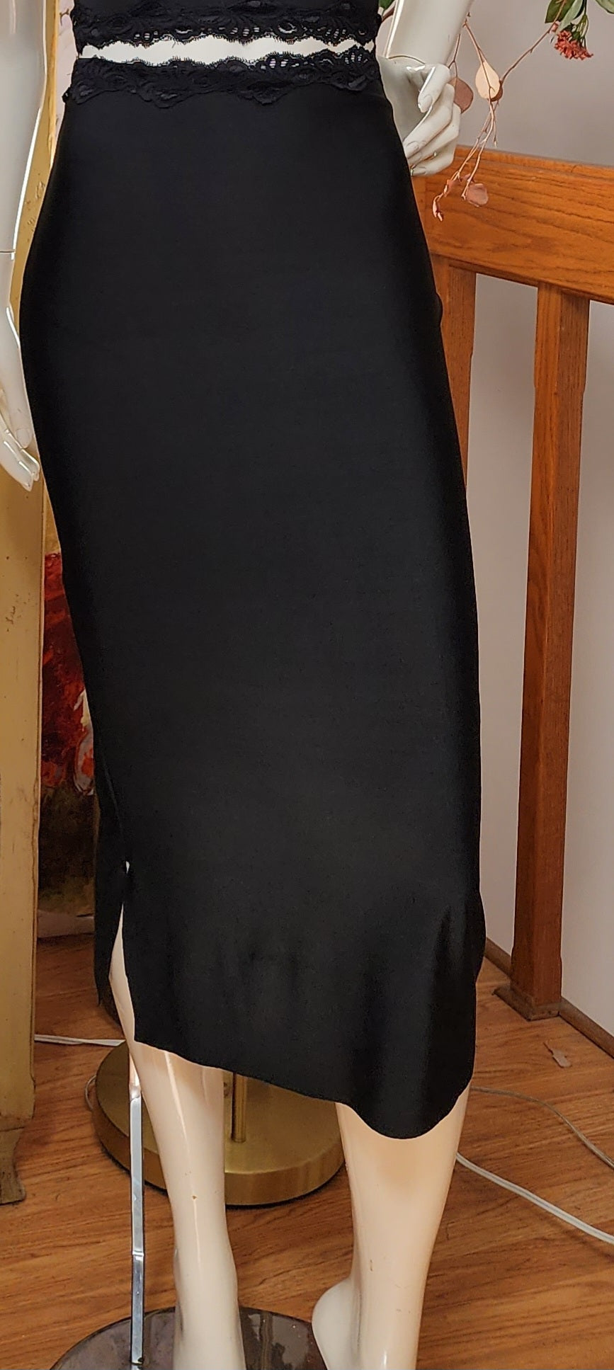 THE 1/2 SLIP M PETITTE / BLACK